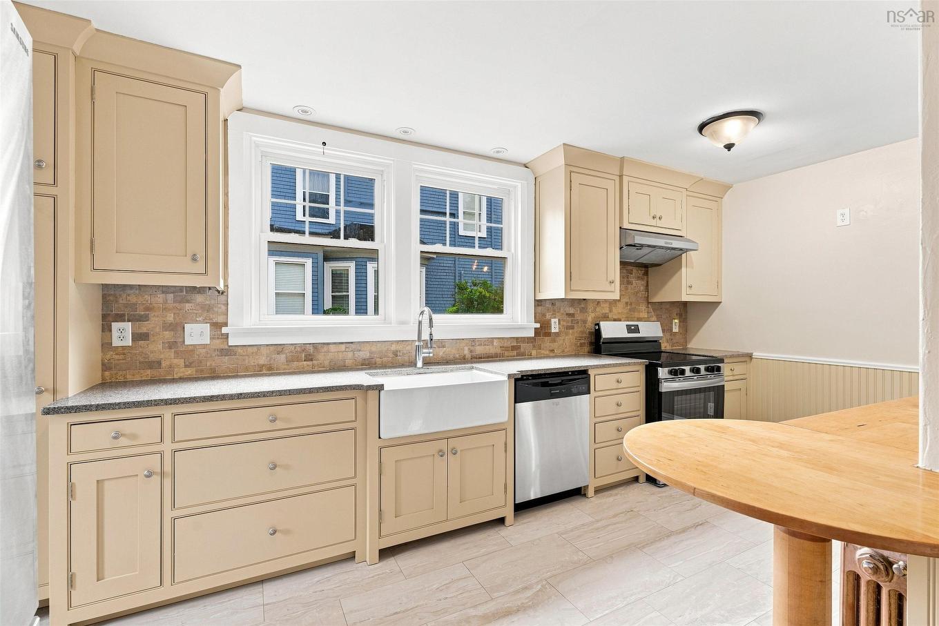 6625 Quinpool Road, Halifax, NS