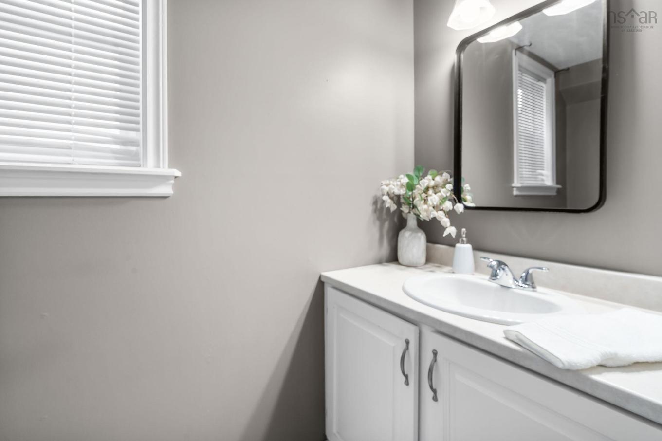 142 Stoneybrook Court, Halifax, NS - Indoor Photo Showing Bathroom