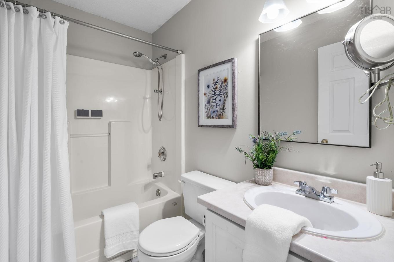 142 Stoneybrook Court, Halifax, NS - Indoor Photo Showing Bathroom