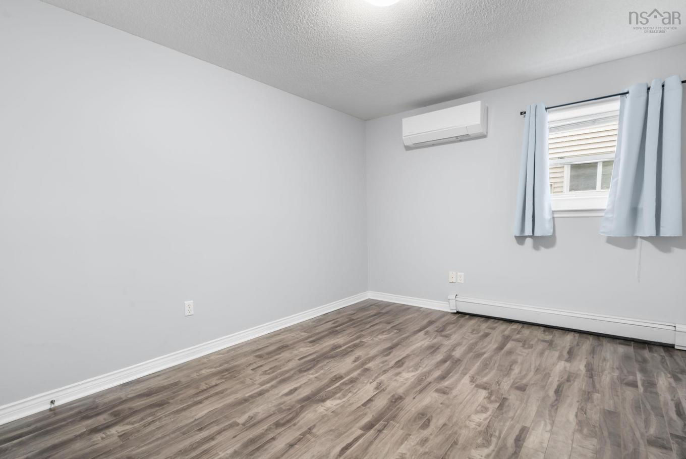 142 Stoneybrook Court, Halifax, NS - Indoor Photo Showing Other Room