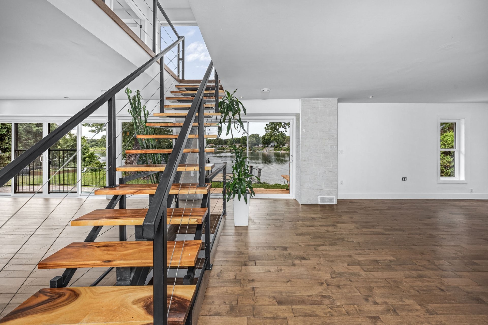 Escalier - 11 Rue Albert-Perron, Saint-Mathias-Sur-Richelieu, QC - Indoor Photo Showing Other Room