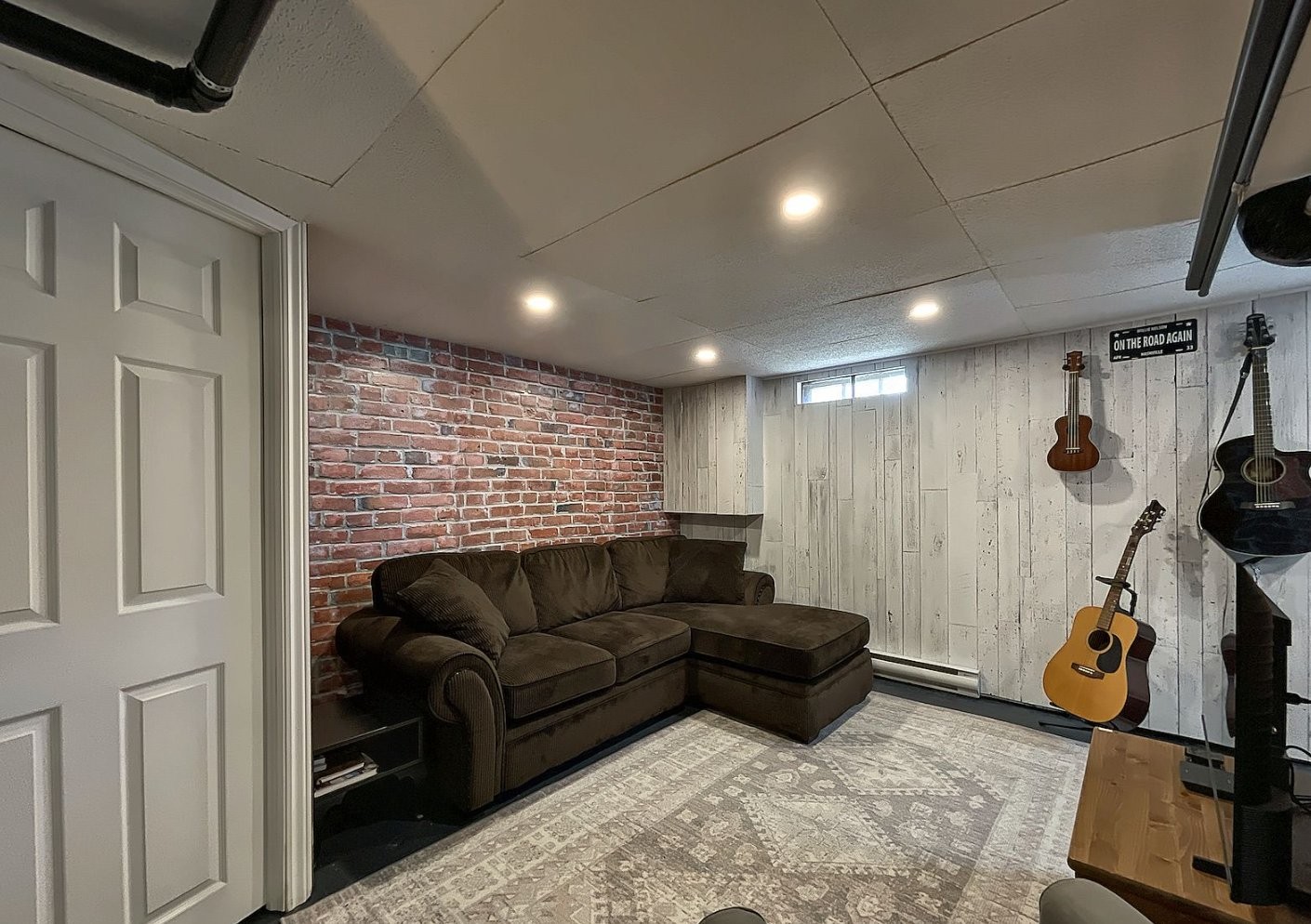 Family Room - 120 Rue St-Joachim, L'Assomption, QC - Indoor Photo Showing Basement