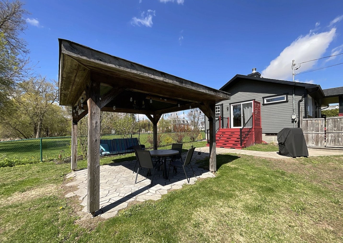 Courtyard - 120 Rue St-Joachim, L'Assomption, QC - Outdoor