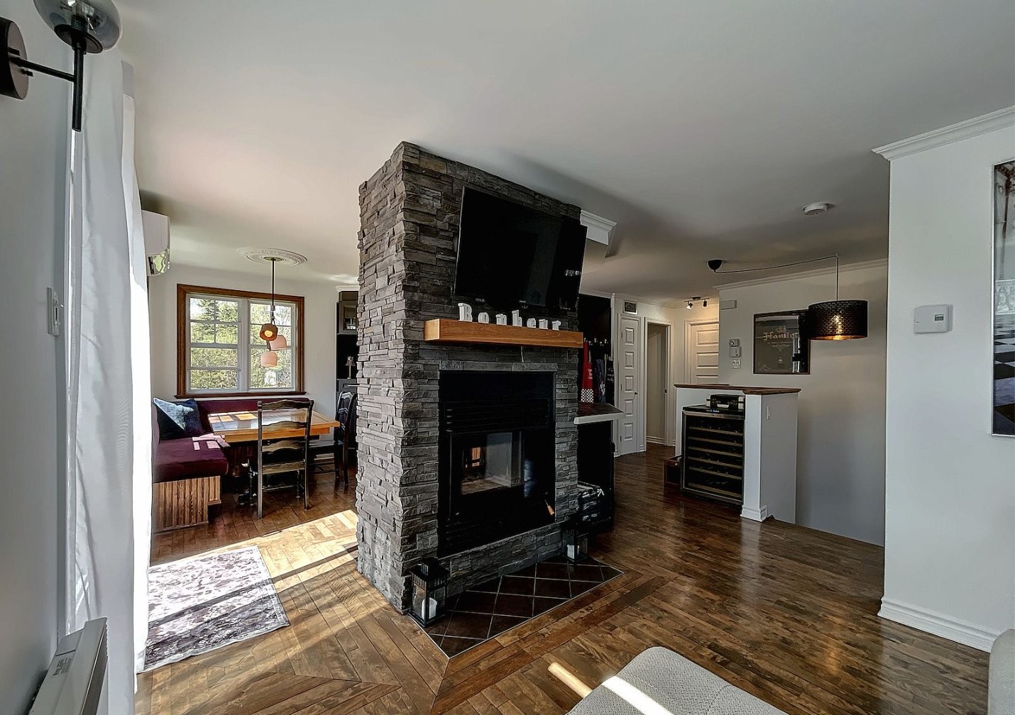 Living Room - 120 Rue St-Joachim, L'Assomption, QC - Indoor Photo Showing Other Room With Fireplace