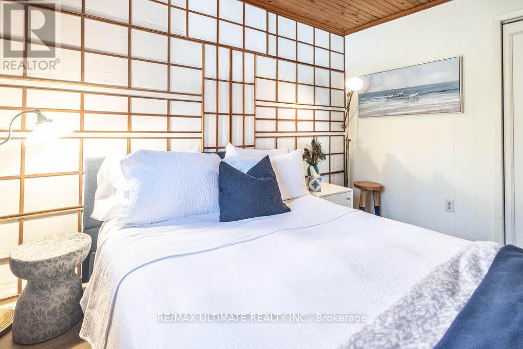 63 Sumac Lane, Scugog, ON - Indoor Photo Showing Bedroom