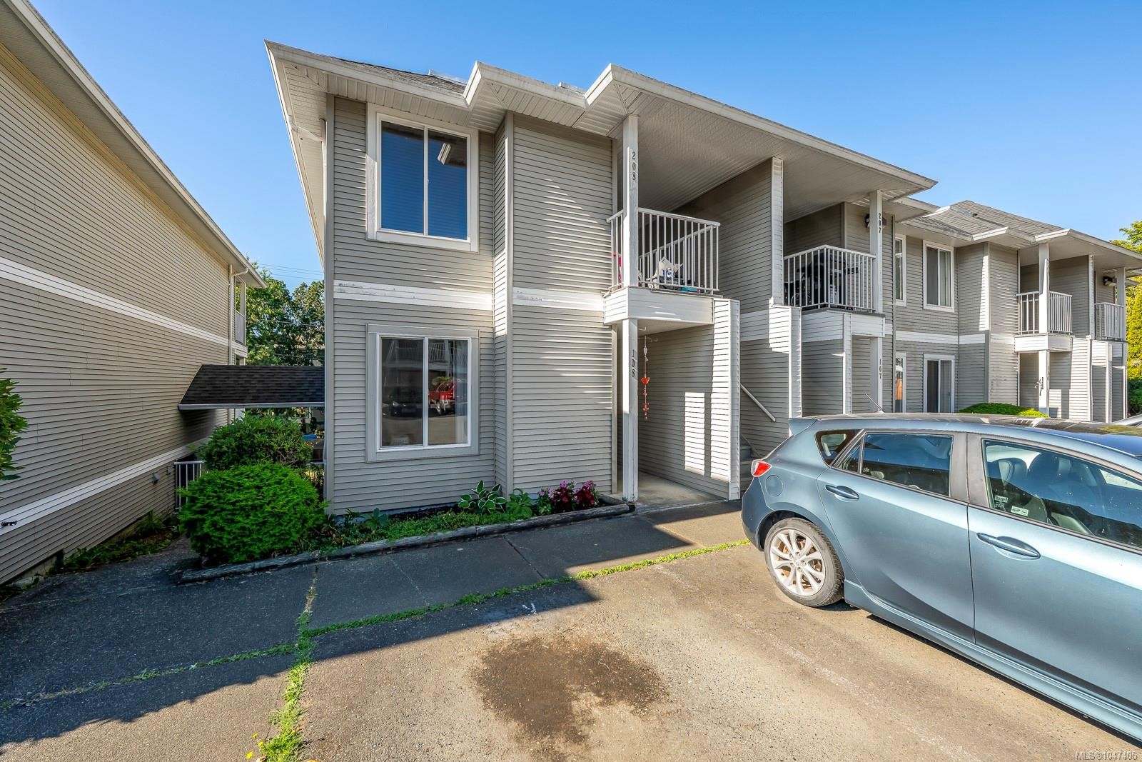 #108-130 Back Rd, Courtenay, BC - Outdoor With Balcony