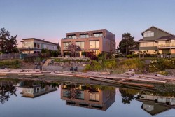 #3-2525 Rothesay Ave Sidney, BC V8L 2B9