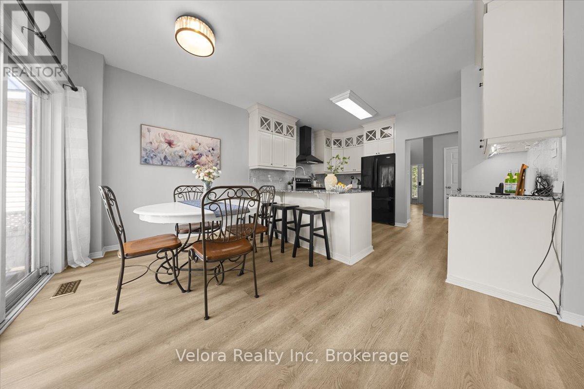 234 Deercroft Avenue, Ottawa, ON - Indoor Photo Showing Dining Room