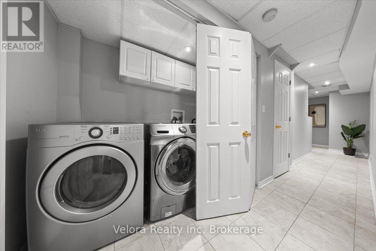 234 Deercroft Avenue, Ottawa, ON - Indoor Photo Showing Laundry Room