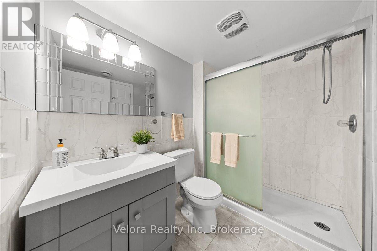 234 Deercroft Avenue, Ottawa, ON - Indoor Photo Showing Bathroom