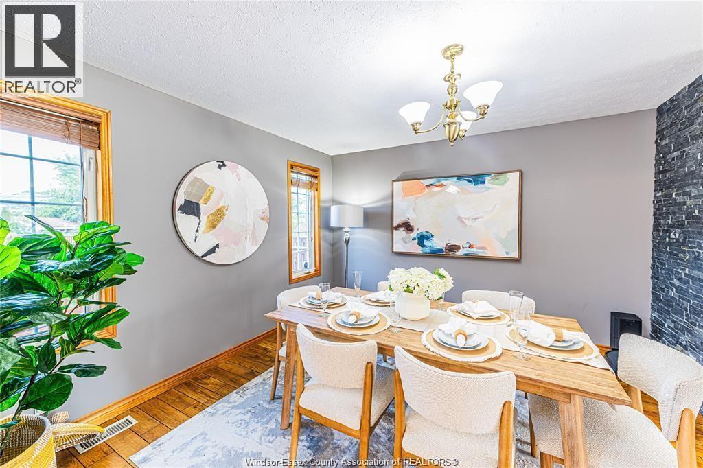 120 Hampton Crescent, Windsor, ON - Indoor Photo Showing Dining Room