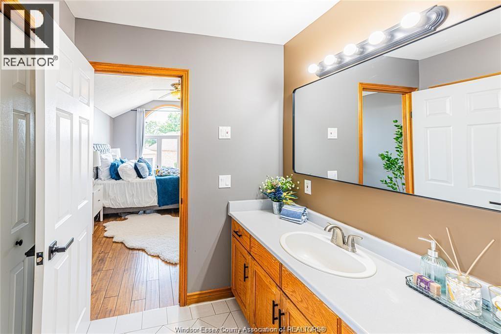 120 Hampton Crescent, Windsor, ON - Indoor Photo Showing Bathroom