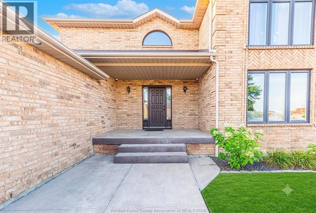 120 Hampton Crescent, Windsor, ON - Outdoor
