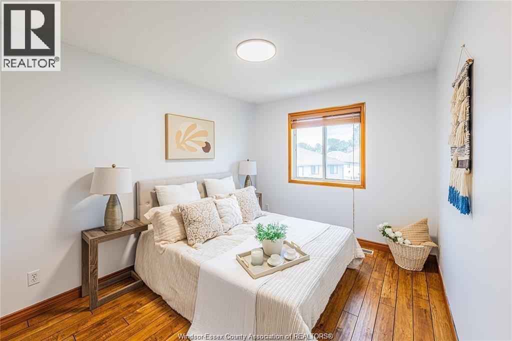 120 Hampton Crescent, Windsor, ON - Indoor Photo Showing Bedroom