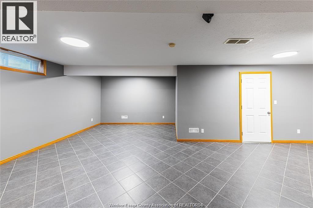 120 Hampton Crescent, Windsor, ON - Indoor