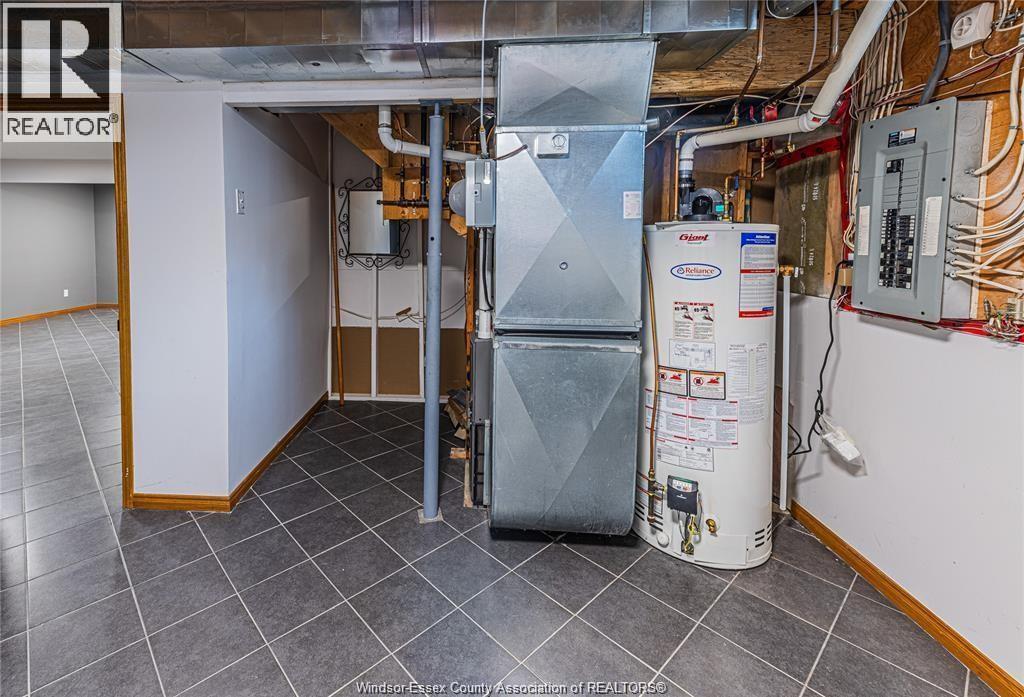 120 Hampton Crescent, Windsor, ON - Indoor Photo Showing Basement