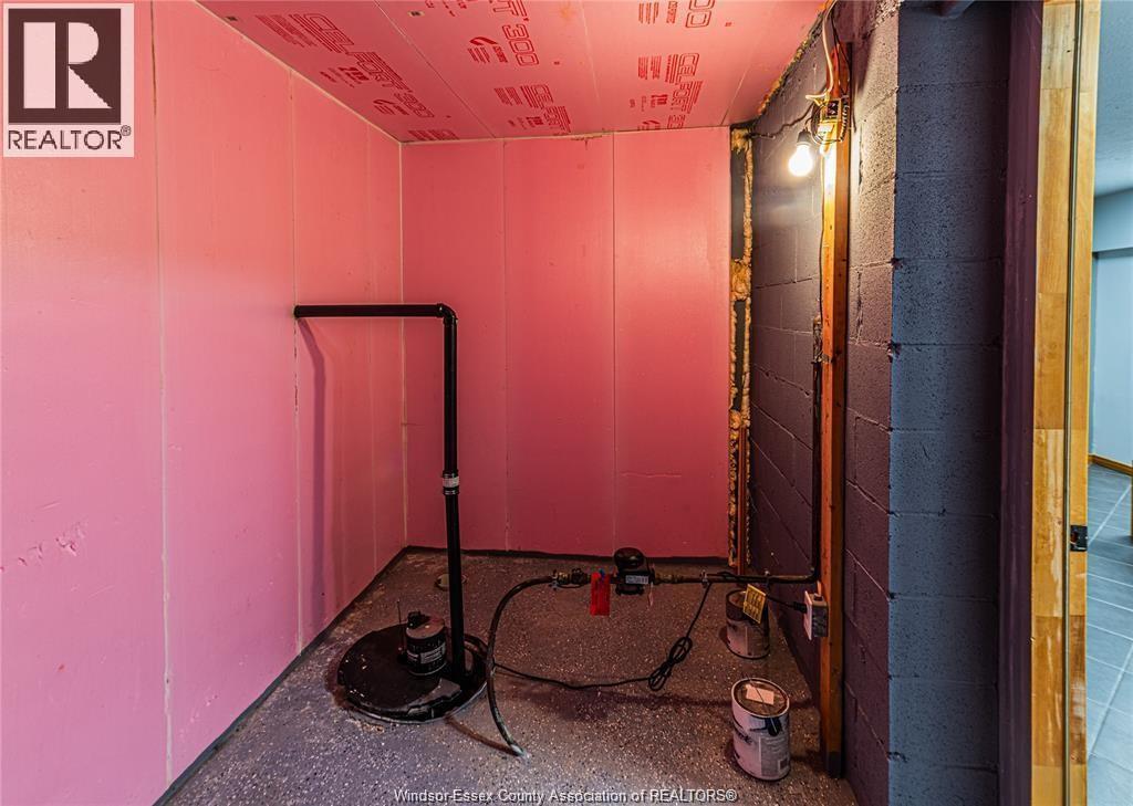 120 Hampton Crescent, Windsor, ON - Indoor Photo Showing Other Room