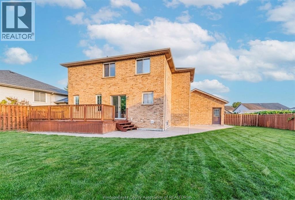 120 Hampton Crescent, Windsor, ON - Outdoor With Deck Patio Veranda