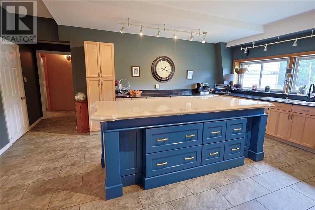 42 Elk'S Club Road, Onaping, ON - Indoor