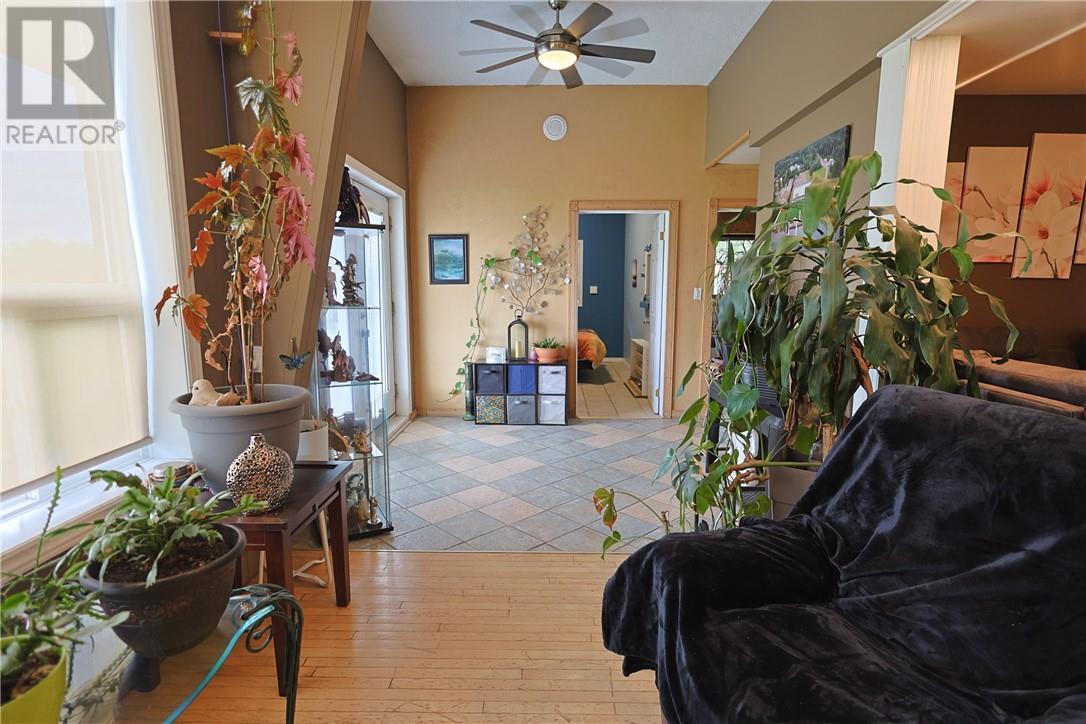 42 Elk'S Club Road, Onaping, ON - Indoor