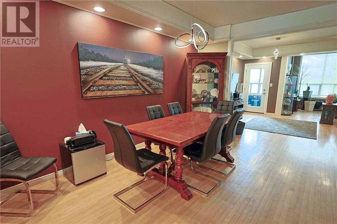42 Elk'S Club Road, Onaping, ON - Indoor Photo Showing Dining Room
