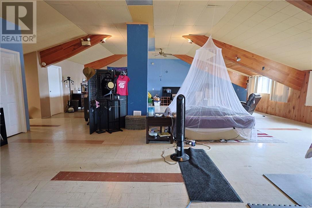 42 Elk'S Club Road, Onaping, ON - Indoor