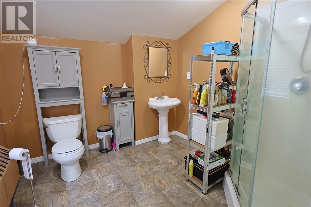 42 Elk'S Club Road, Onaping, ON - Indoor Photo Showing Bathroom
