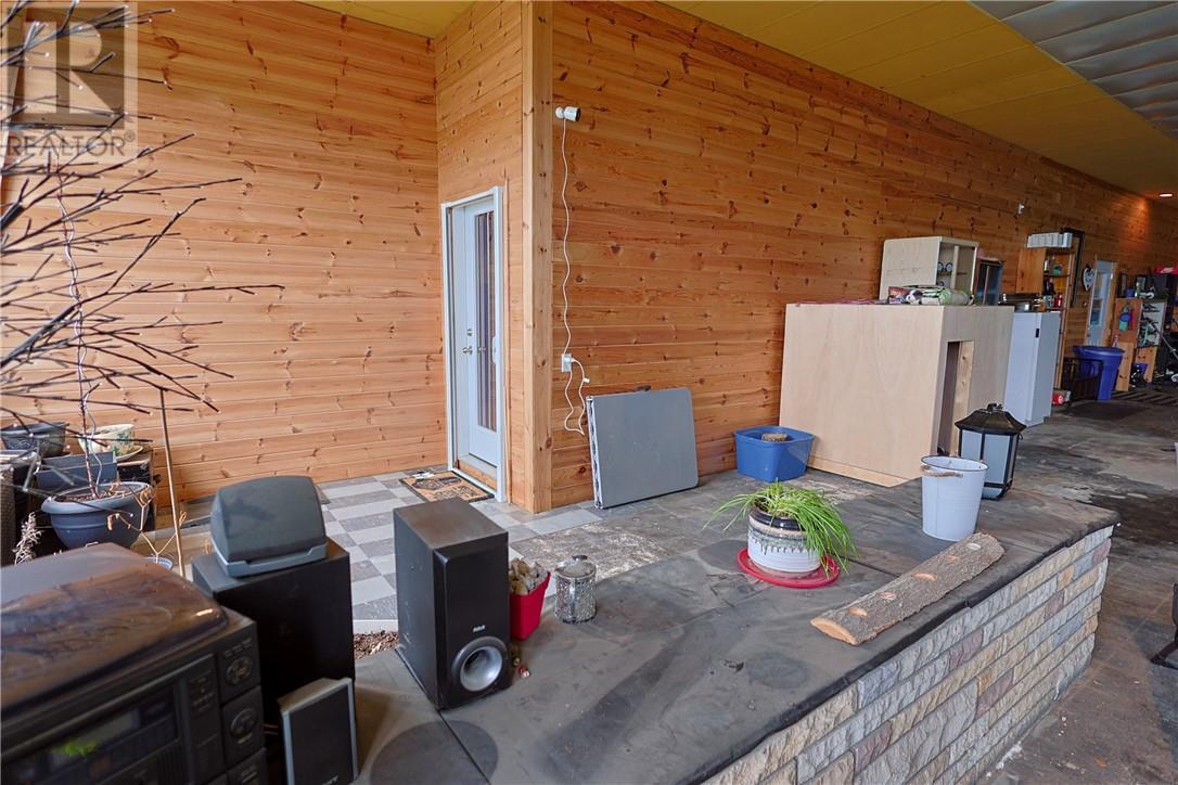 42 Elk'S Club Road, Onaping, ON - Indoor Photo Showing Other Room