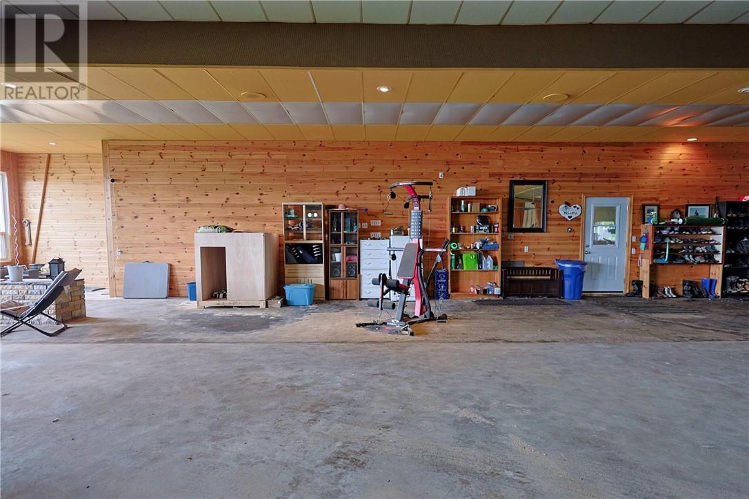 42 Elk'S Club Road, Onaping, ON - Indoor Photo Showing Garage