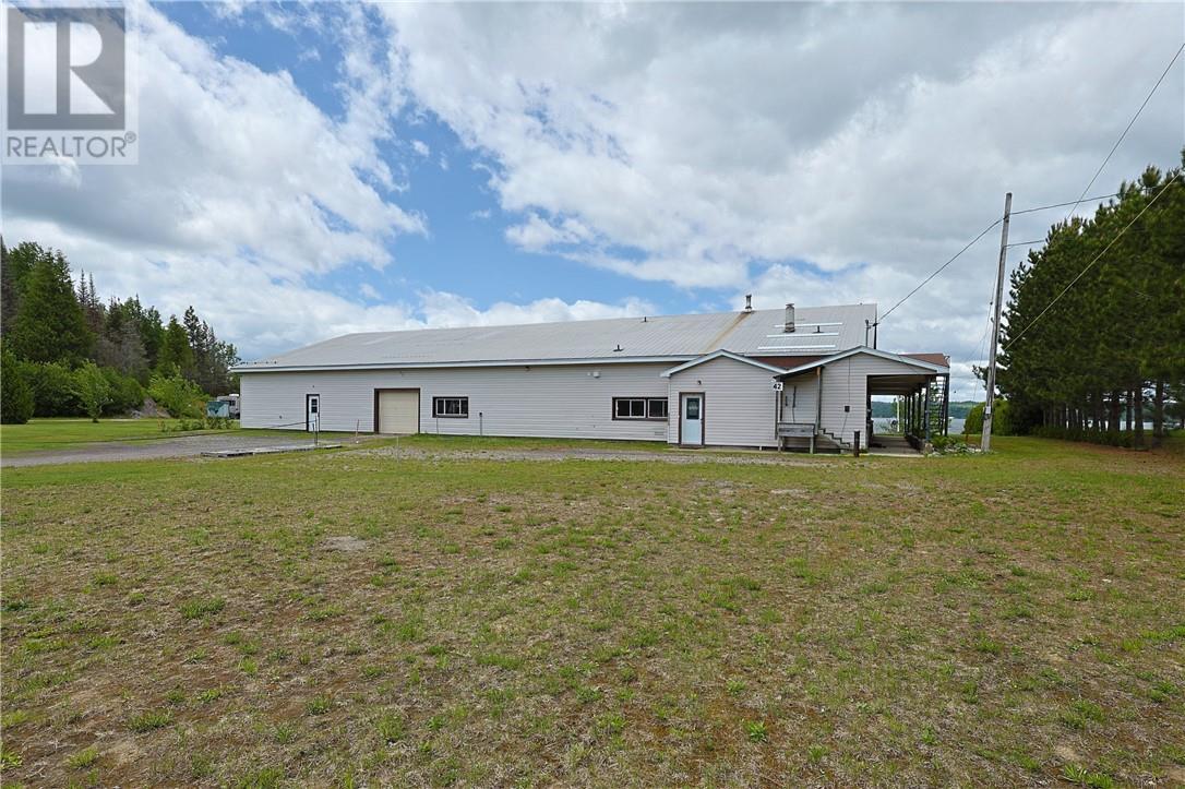 42 Elk'S Club Road, Onaping, ON - Outdoor