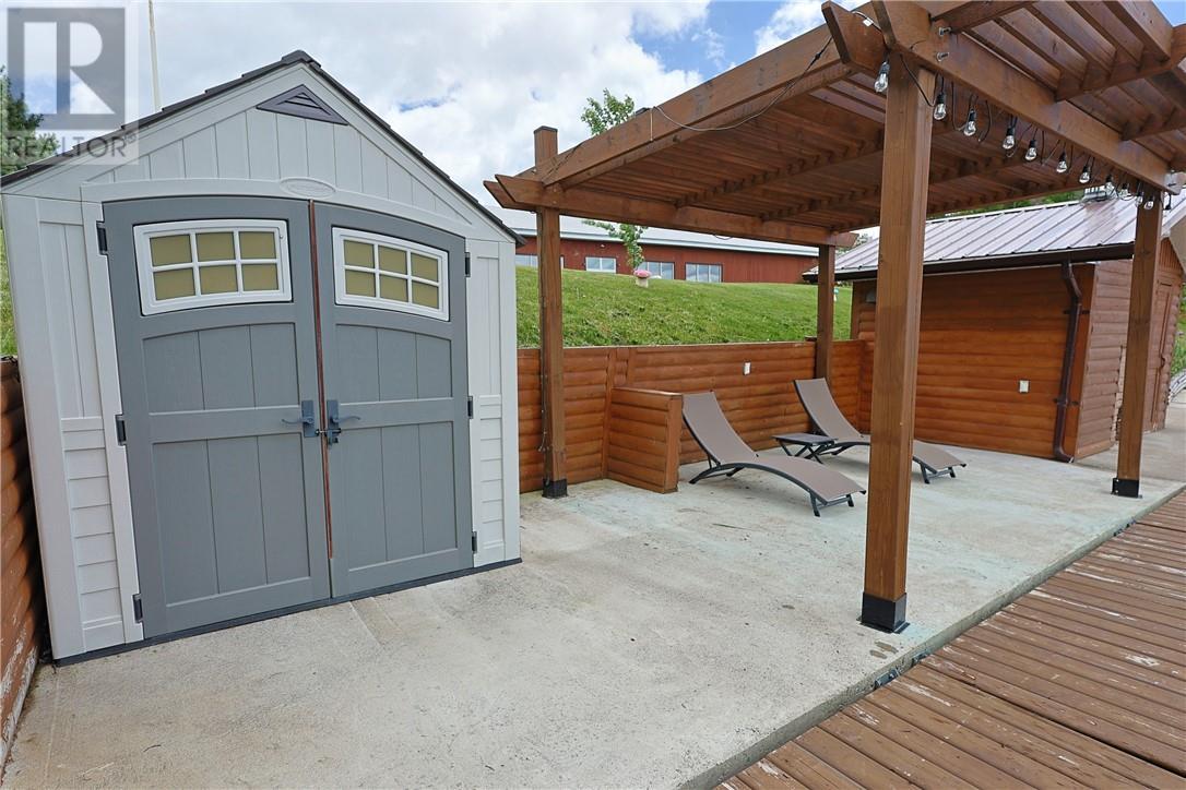 42 Elk'S Club Road, Onaping, ON - Outdoor With Exterior