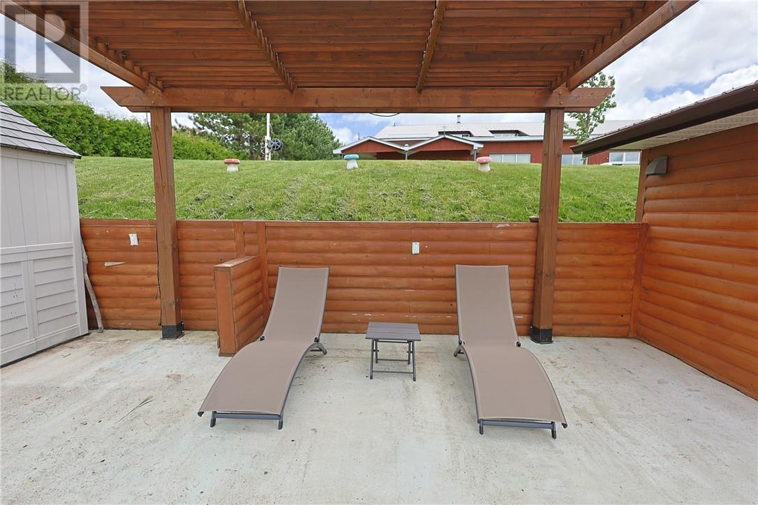 42 Elk'S Club Road, Onaping, ON - Outdoor With Exterior