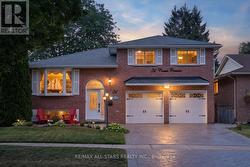31 CROWN CRESCENT Bradford West Gwillimbury, ON L3Z 2M7