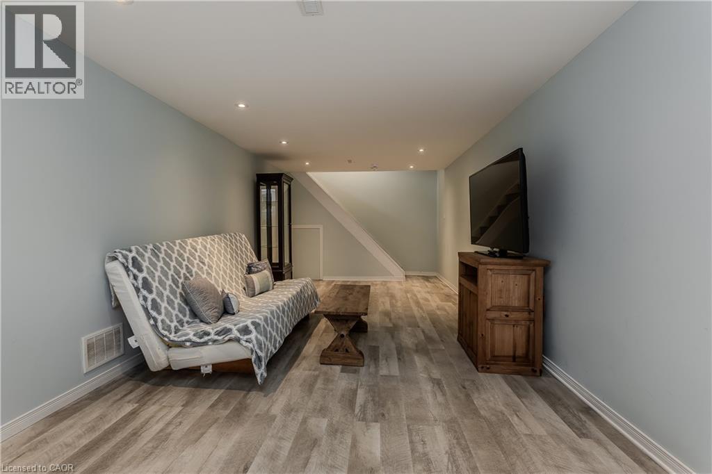 2124 Sandringham Drive, Burlington, ON - Indoor Photo Showing Other Room