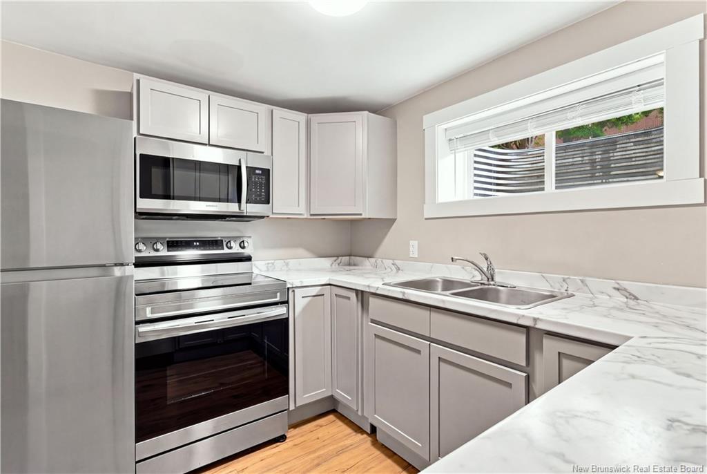 836 Windsor St, Fredericton, NB - Indoor Photo Showing Kitchen With Double Sink