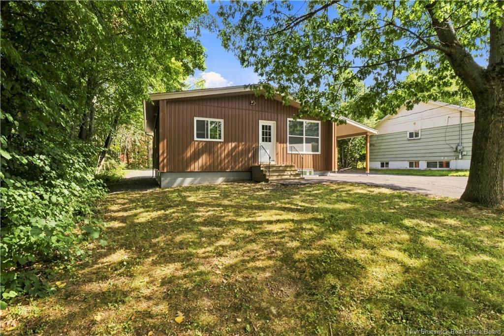 836 Windsor St, Fredericton, NB - Outdoor