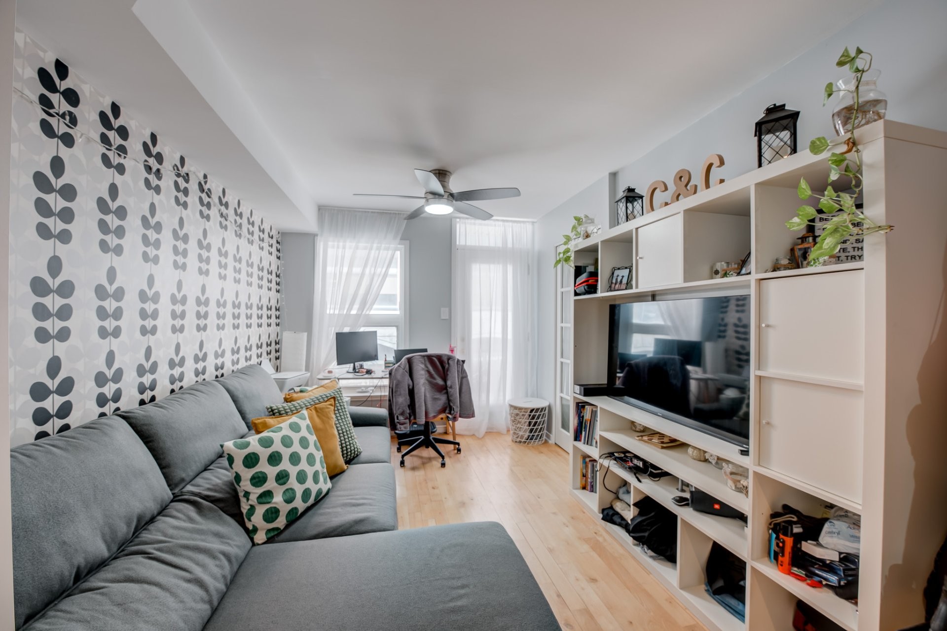 Living Room - 192 Av. Laurier E., Montréal (Le Plateau-Mont-Royal), QC - Indoor Photo Showing Living Room