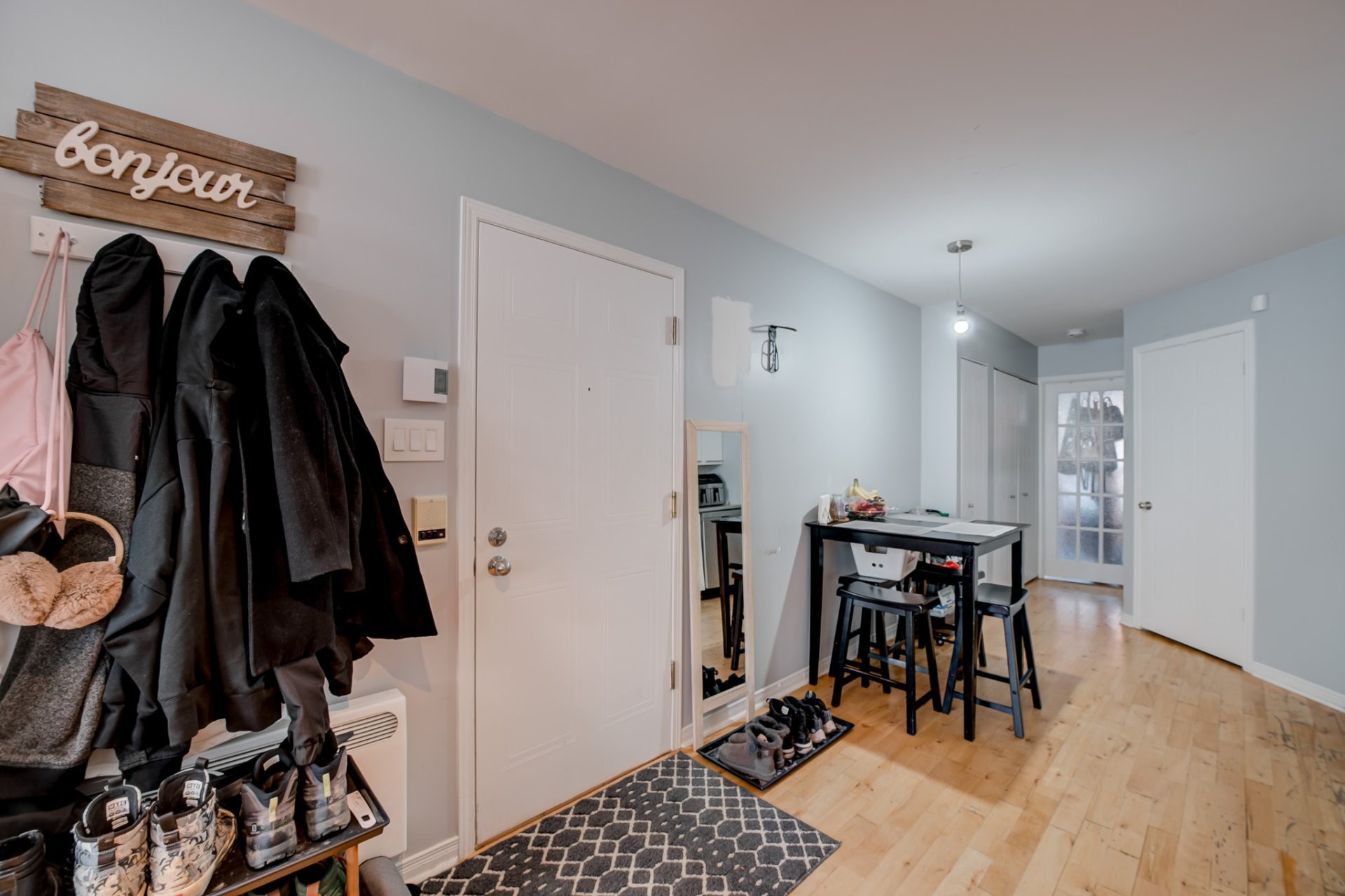Mud Room - 192 Av. Laurier E., Montréal (Le Plateau-Mont-Royal), QC - Indoor