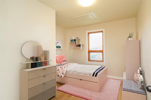 591 Church Ave, Winnipeg, MB - Indoor Photo Showing Bedroom