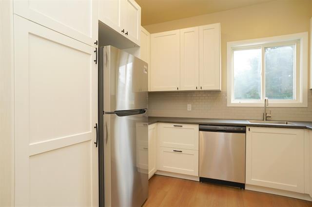591 Church Ave, Winnipeg, MB - Indoor Photo Showing Kitchen