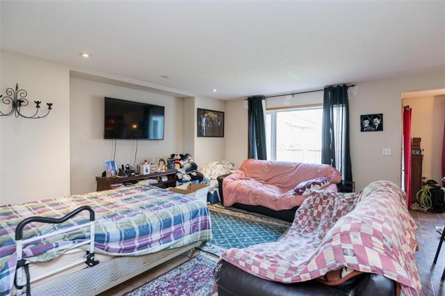 11 Brunet Prom, Winnipeg, MB - Indoor Photo Showing Bedroom