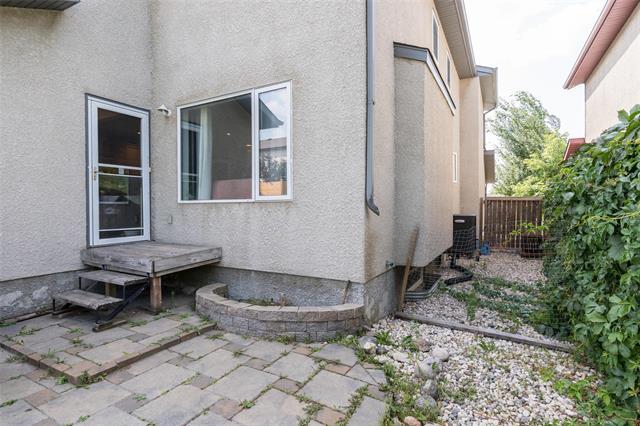 11 Brunet Prom, Winnipeg, MB - Outdoor With Exterior