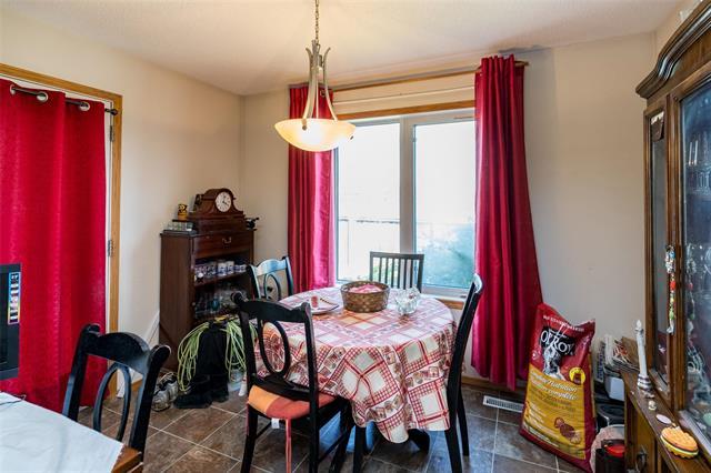 11 Brunet Prom, Winnipeg, MB - Indoor Photo Showing Dining Room