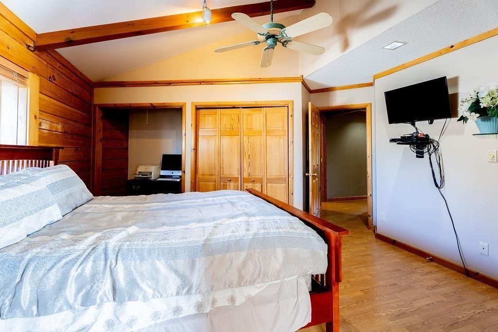 106 Island Avenue, Neebing, ON - Indoor Photo Showing Bedroom