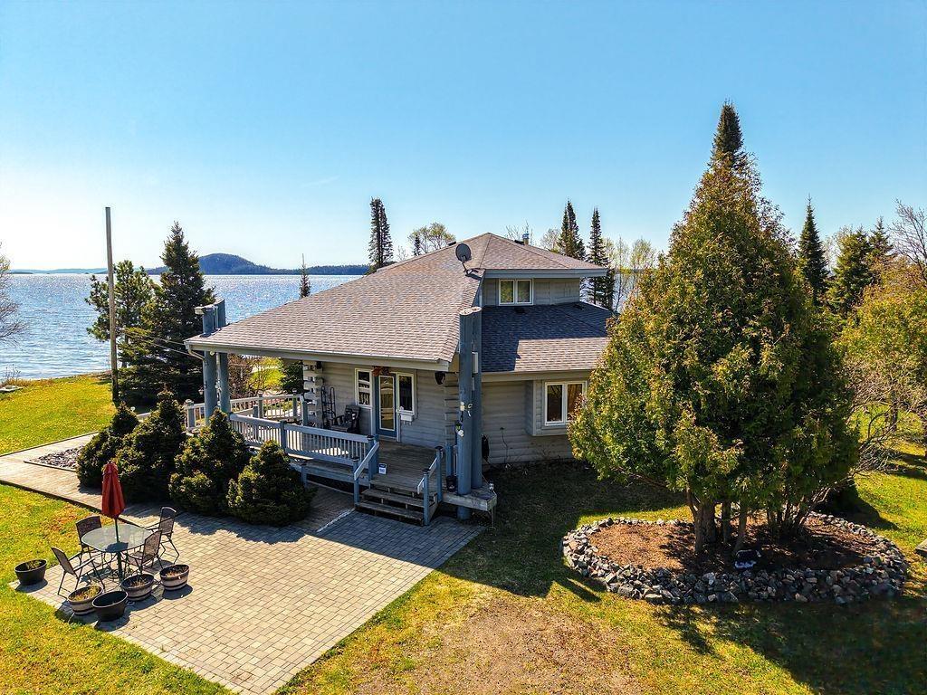 106 Island Avenue, Neebing, ON - Outdoor With Body Of Water