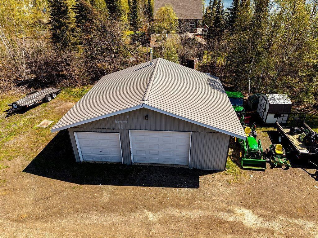 106 Island Avenue, Neebing, ON - Outdoor