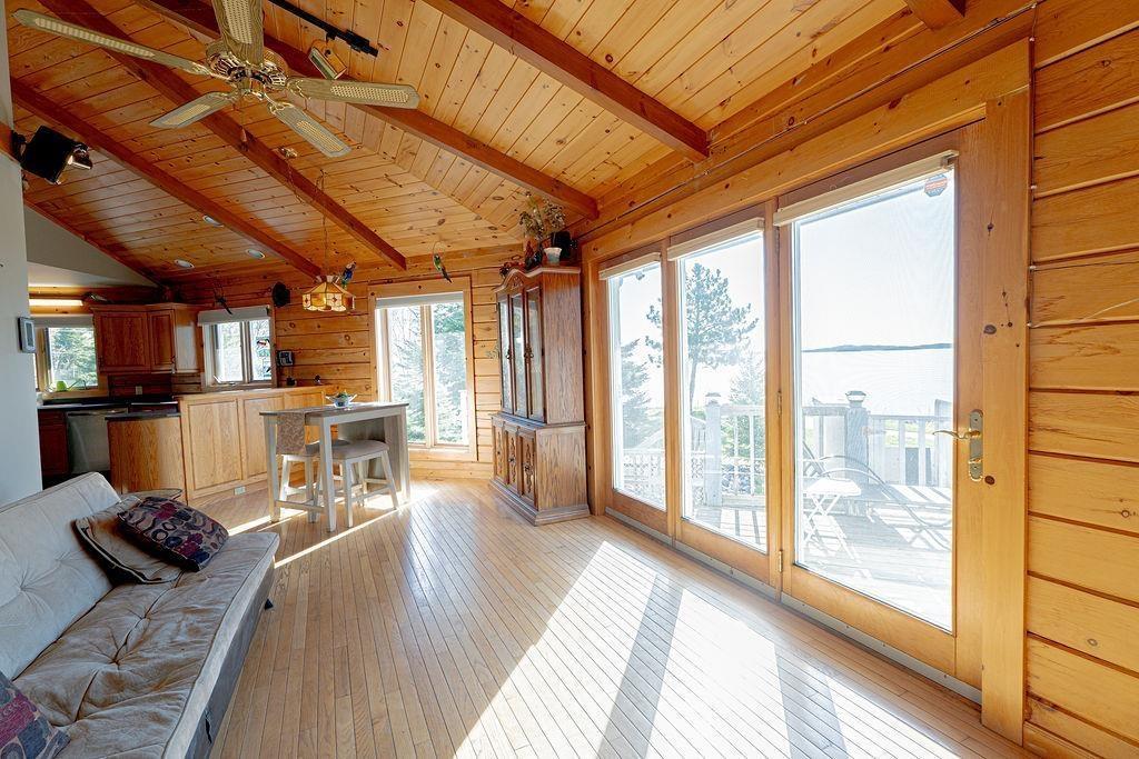 106 Island Avenue, Neebing, ON - Indoor