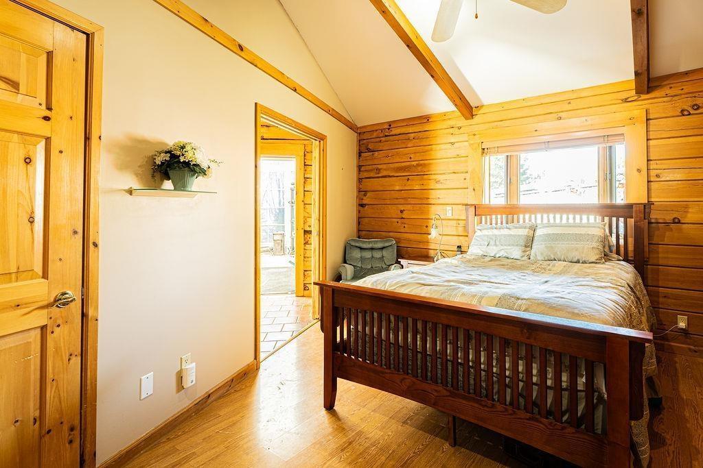 106 Island Avenue, Neebing, ON - Indoor Photo Showing Bedroom