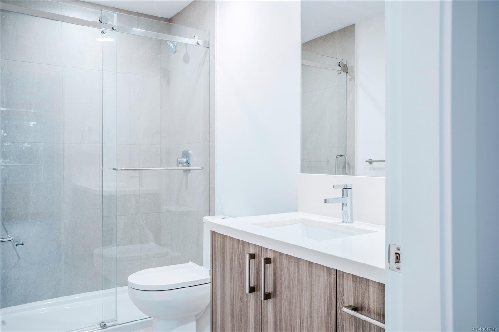 #407-6320 Sentinal Dr, Nanaimo, BC - Indoor Photo Showing Bathroom