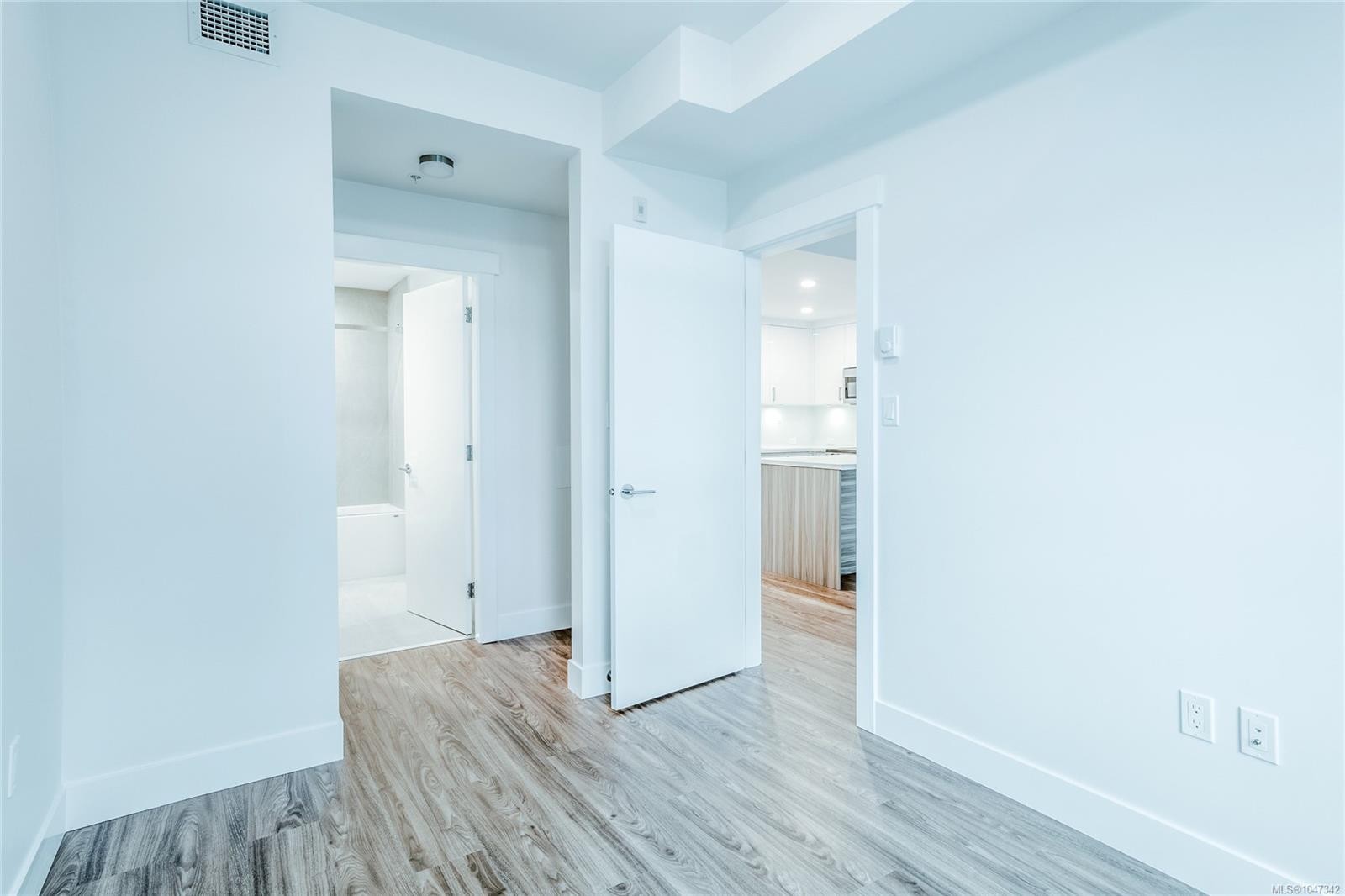 #407-6320 Sentinal Dr, Nanaimo, BC - Indoor Photo Showing Other Room